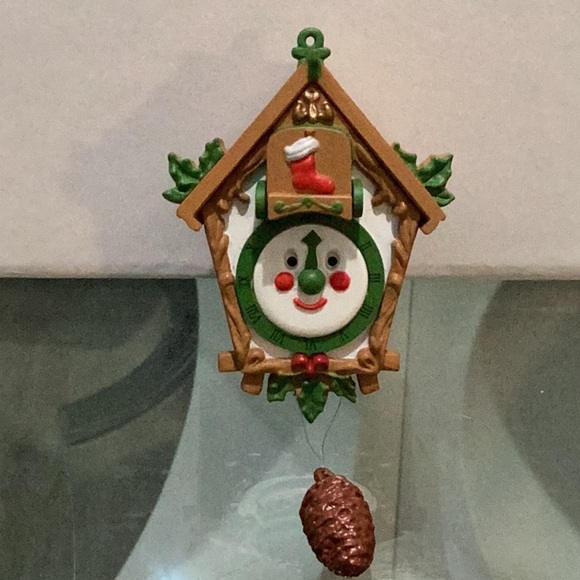 Hallmark 1988 Christmas Cuckoo clock ornament - Picture 1 of 4